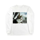 とある小さなお店の窓辺の猫 Long Sleeve T-Shirt