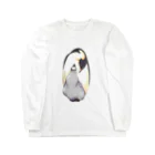 人鳥舎のエンペラーペンギンの親子 ロングスリーブTシャツ