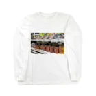 プーチンの嫁のスーパーの缶詰コーナー Long Sleeve T-Shirt