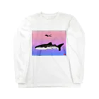 MOMO and MAMAのジンベエザメとダイバー Long Sleeve T-Shirt