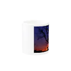 zzmatsudaの夕焼けと柿の木のトワイライト Mug :other side of the handle