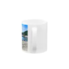 化けわらじ工房の海と化けわらじ Mug :handle