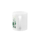 アミュペンの数学的なデザインを持つ緑と白の花 Mug :handle