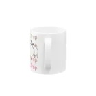 ユウィズのうさぎVSくま・バックドロップ（ピンクカラー） Mug :handle