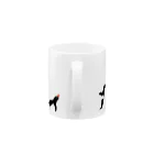 コンぎつねデザイン工房のお急ぎアデリーペンギン Mug :handle