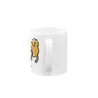 真希ナルセ（マキナル）の木彫りの熊風柴犬（赤柴） Mug :handle