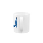 ふとんにおぼれるのジンベエザメ 夏の星座 青 Mug :handle