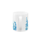 花雑貨の咲き乱れる青い花 デルフィニウム Mug :handle