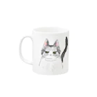 丸太猫のふてぶてしい顔の猫のつがい Mug :left side of the handle