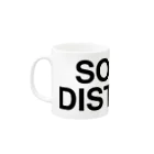 TOKYO LOGOSHOP 東京ロゴショップのSOCIAL DISTANCE-ソーシャルディスタンス- Mug :left side of the handle