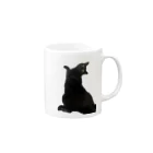 MiYABiの仰向けの猫 Mug :right side of the handle