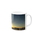 NAKAGAWA Tの江ノ島沖に沈む夕日 Mug :right side of the handle