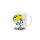 LILY STUDIOの招福の舞チーズ天使 マグカップの取っ手の右面