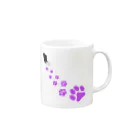 Chomu-afroの足跡紫ぽい Mug :right side of the handle