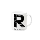 noisie_jpの【R】イニシャル × Be a noise. Mug :right side of the handle