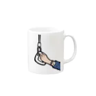 衣紋掛け✖︎ハンガーの満員電車掴む吊り革 Mug :right side of the handle