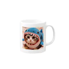 アニマルグッズストア　OPIの鮫の着ぐるみを着た猫 Mug :right side of the handle