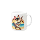 猫と紡ぐ物語のリズム感抜群！長身な白シャムネコがビーチでランバダダンス！  Mug :right side of the handle