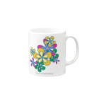 ファンシーTシャツ屋のカラフルフラワーアート Mug :right side of the handle