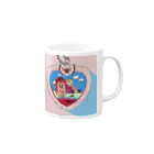 よろこびのハートシェイカーに閉じ込められたゴリラと女の子 Mug :right side of the handle