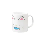 もふもふ堂のお魚くわえた白猫のにゃグカップ Mug :right side of the handle