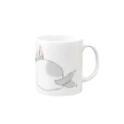 MOCHI Shopの無言の圧な猫 Mug :right side of the handle