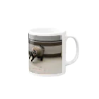 YuuriBの跳ねるフェレット Mug :right side of the handle