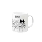 NEKO rtmentのサンブサ　三匹のブサイク猫byloveぱん マグカップの取っ手の右面