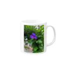 七色花面の真夏が朝を彩る青紫 マグカップの取っ手の右面
