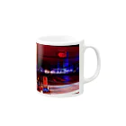 深夜のターミナル駅の大阪のバスターミナル Mug :right side of the handle