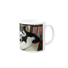 グットビジネス＆ライフ 1号店のパンダを抱っこするりんごさん Mug :right side of the handle