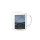 ヨクイズムの夕方の海 Mug :right side of the handle