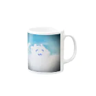 Famille de baleines(ファミールデバレーヌ)のピースしてる猫雲(にっこり) Mug :right side of the handle