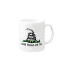 Bunny Robber GRPCのDont Tread On Me Gadsden Flag マグカップの取っ手の右面