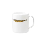 shiramizの【脂のってます】サンマの塩焼き Mug :right side of the handle