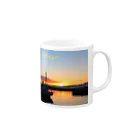 photo-kiokuの漁港夕景 Mug :right side of the handle