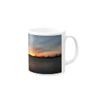 moriの夕焼けのうみ Mug :right side of the handle