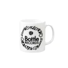 DJSNDのBOTTLE ロゴ Mug :right side of the handle