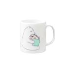 浅山しおん（ハリネズミのソフィー）のオリジナル　ハリネズミのソフィー、シロクマに本を読んでもらう。 Mug :right side of the handle