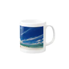 SAKURA スタイルの白い砂浜とビーチ Mug :right side of the handle