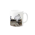 静かな山の頂への雷鳥のカップル Mug :right side of the handle