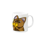 思う屋の価値の分かる猫 Mug :right side of the handle