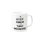 黒澤バイオのKEEP CALM with 薬(黒) Mug :right side of the handle