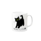 小鳥と映画館のネコライフ 青い瞳の黒猫 Mug :right side of the handle