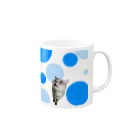 末っ子じゃない甘えん坊猫の水玉around猫 Mug :right side of the handle