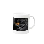 蓮池ヒロ / Hiro Hasuikeの鯉（金） Mug :right side of the handle