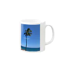 Non heels Hawaiiの空と椰子の木🌴 Mug :right side of the handle