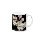 nnnkiksのリンゴと花 Mug :right side of the handle