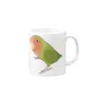 まめるりはことりの見つめるコザクラインコちゃん【まめるりはことり】 Mug :right side of the handle