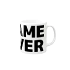 TOKYO LOGOSHOP 東京ロゴショップのGAMEOVER-ゲームオーバー- Mug :right side of the handle